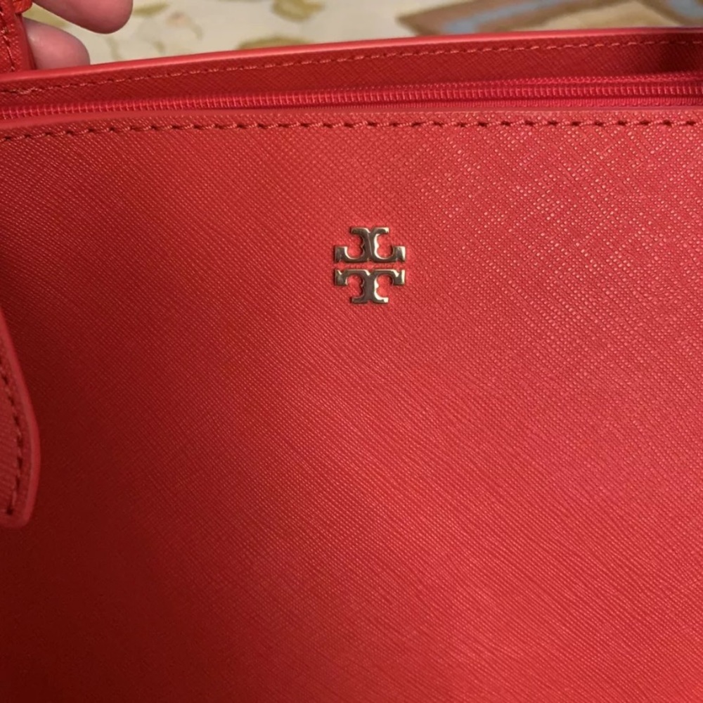 NWOT Bright Red Tory Burch Handbag W Compartments - Picture 3 of 12